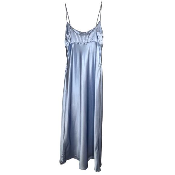Fleur Du Mal, NWT Women’s Ruched Bust Dress in Cloud, Satin Midi - Blue, Medium - Picture 5 of 10